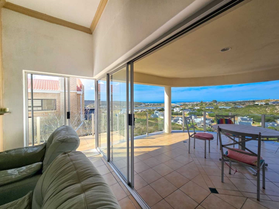 5 Bedroom Property for Sale in Stilbaai Wes Western Cape